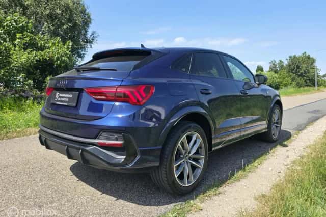 Audi Q3 (2021) thumbnail 4