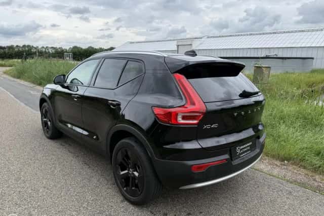 Volvo XC40 (2024) thumbnail 2