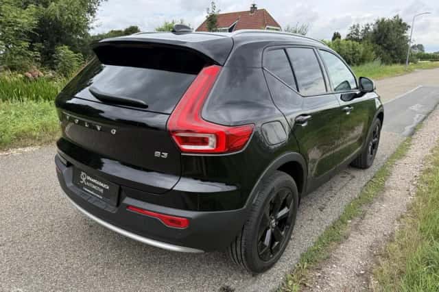 Volvo XC40 (2024) thumbnail 4