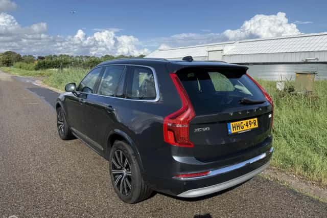 Volvo XC90 (2022) thumbnail 2
