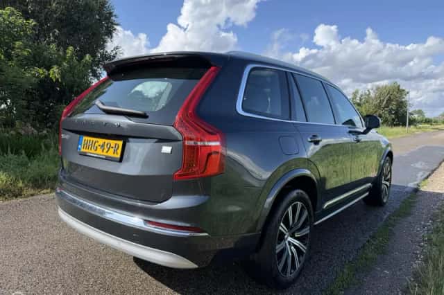 Volvo XC90 (2022) thumbnail 4