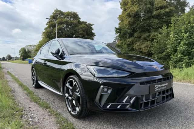 CUPRA Leon (2024) thumbnail 3