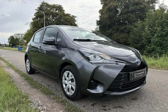 Toyota Yaris (2020) thumbnail 3