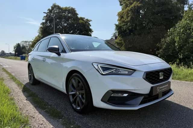 SEAT Leon (2022) thumbnail 4