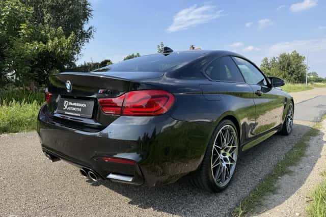 BMW M4 (2018) thumbnail 3