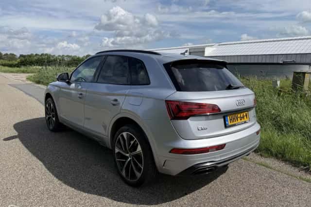 Audi Q5 (2021) thumbnail 3