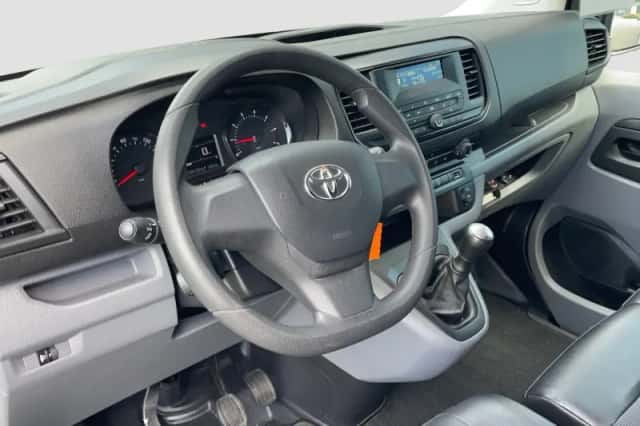 Toyota Proace (2016) thumbnail 2