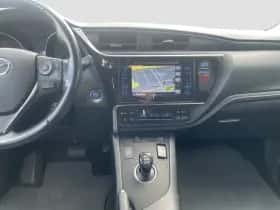 Toyota Auris (2018) thumbnail 17