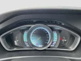 Volvo V40 (2012) thumbnail 12