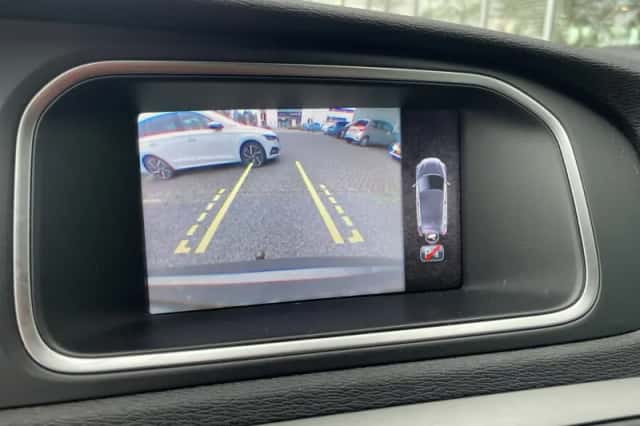 Volvo V40 (2012) thumbnail 3