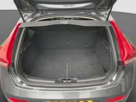 Volvo V40 (2012) thumbnail 22