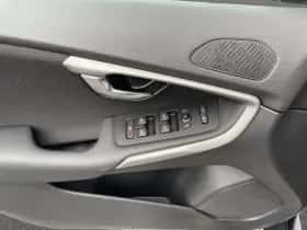 Volvo V40 (2012) thumbnail 9