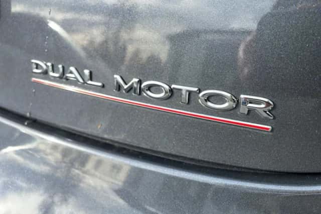 Tesla Model 3 (2018) thumbnail 3
