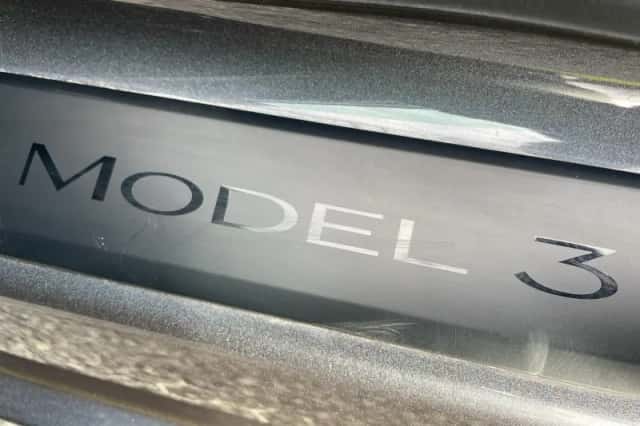 Tesla Model 3 (2018) thumbnail 4