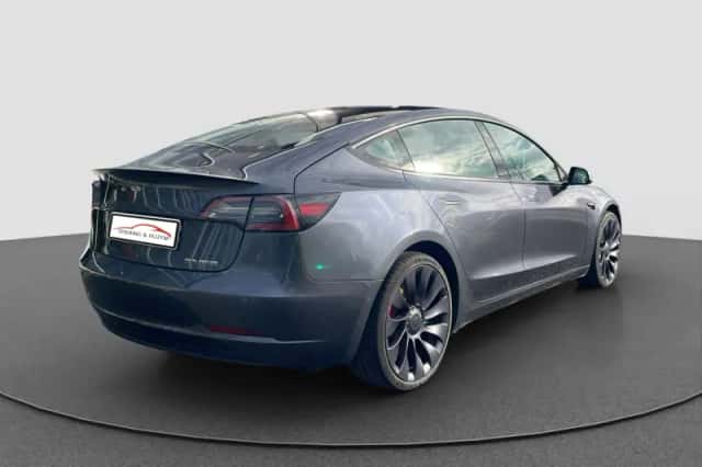 Tesla Model 3 (2018) thumbnail 6
