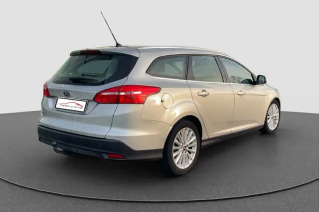 Ford Focus (2015) thumbnail 5