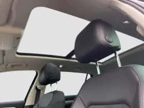 Volkswagen Passat (2016) thumbnail 2