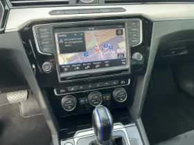 Volkswagen Passat (2016) thumbnail 16