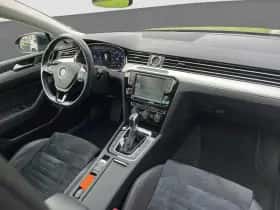 Volkswagen Passat (2016) thumbnail 4