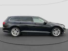 Volkswagen Passat (2016) thumbnail 5