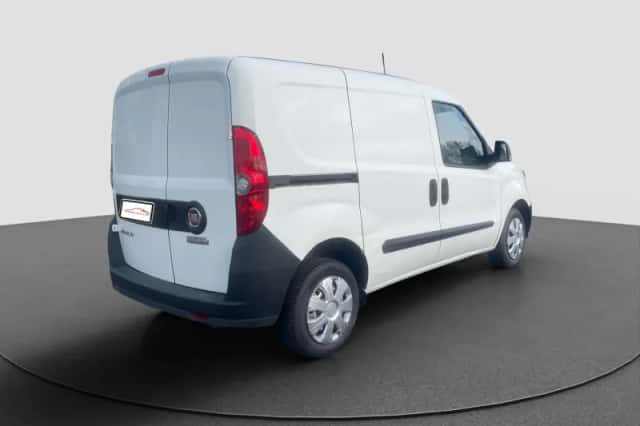 Fiat Doblò (2019) thumbnail 3