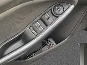 Ford Focus (2011) thumbnail 7
