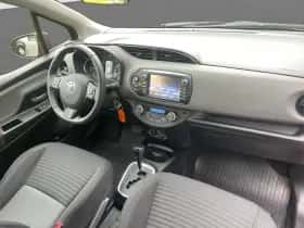 Toyota Yaris (2018) thumbnail 2