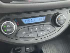 Toyota Yaris (2018) thumbnail 16