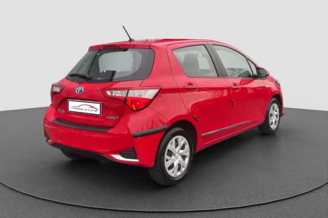 Toyota Yaris (2018) thumbnail 4