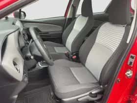 Toyota Yaris (2020) thumbnail 8