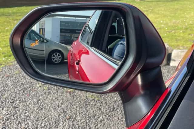 Toyota Camry (2020) thumbnail 4