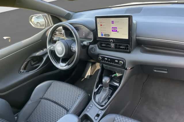 Toyota Yaris (2024) thumbnail 2