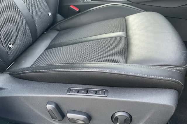 Škoda Octavia (2020) thumbnail 4