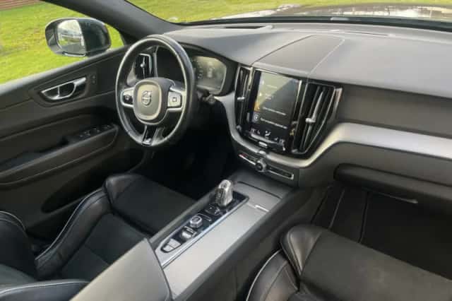 Volvo XC60 (2018) thumbnail 2