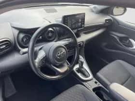 Toyota Yaris (2020) thumbnail 2