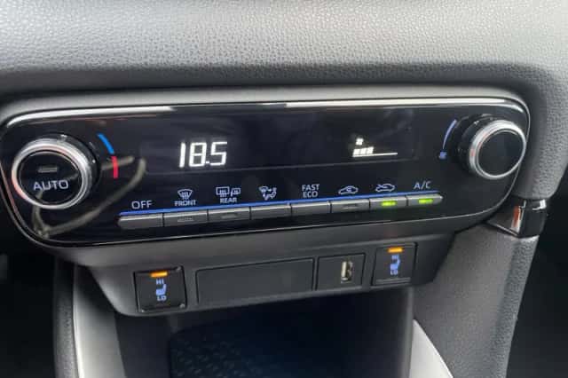 Toyota Yaris (2020) thumbnail 3