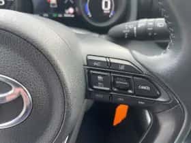 Toyota Yaris (2020) thumbnail 5