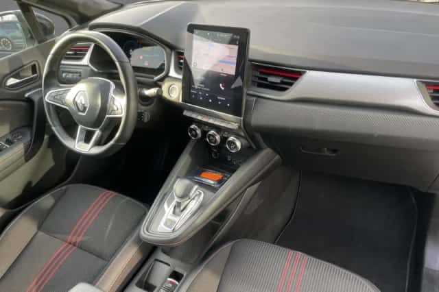Renault Captur (2021) thumbnail 2