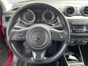 Suzuki Swift (2018) thumbnail 11