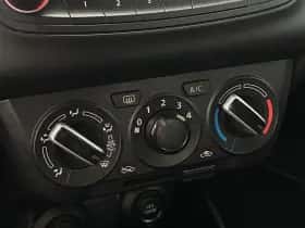 Suzuki Swift (2018) thumbnail 17
