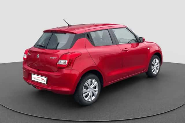 Suzuki Swift (2018) thumbnail 5