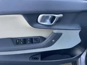 Polestar 2 (2020) thumbnail 15