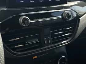 Ford Kuga (2019) thumbnail 16