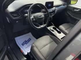 Ford Kuga (2019) thumbnail 3