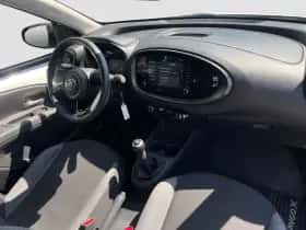 Toyota Aygo X (2022) thumbnail 15