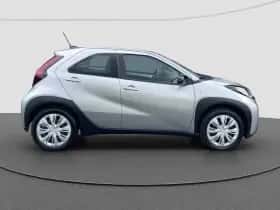 Toyota Aygo X (2022) thumbnail 2