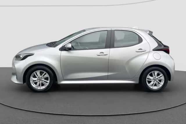 Toyota Yaris (2024) thumbnail 4