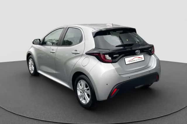 Toyota Yaris (2024) thumbnail 5