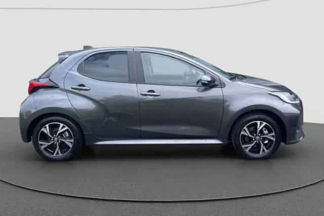 Toyota Yaris (2025) thumbnail 2