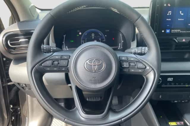 Toyota Yaris (2025) thumbnail 4